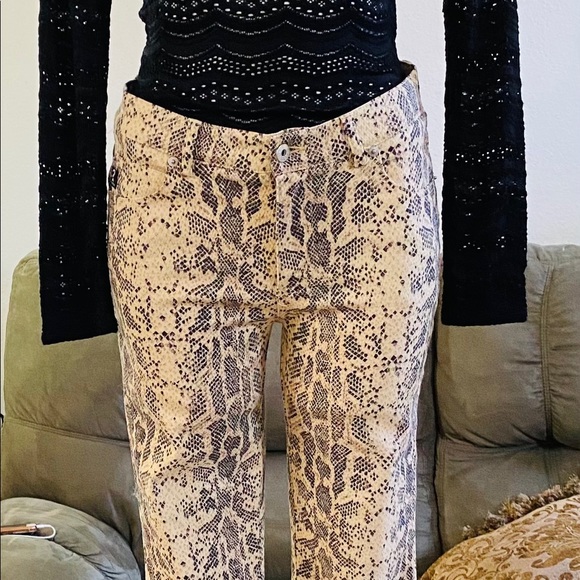 Pants by GUESS - Picture 2 of 4